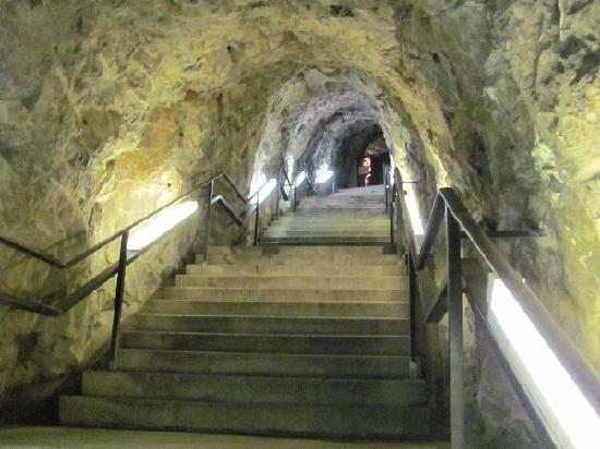 Tunnel in  Felsenkirche